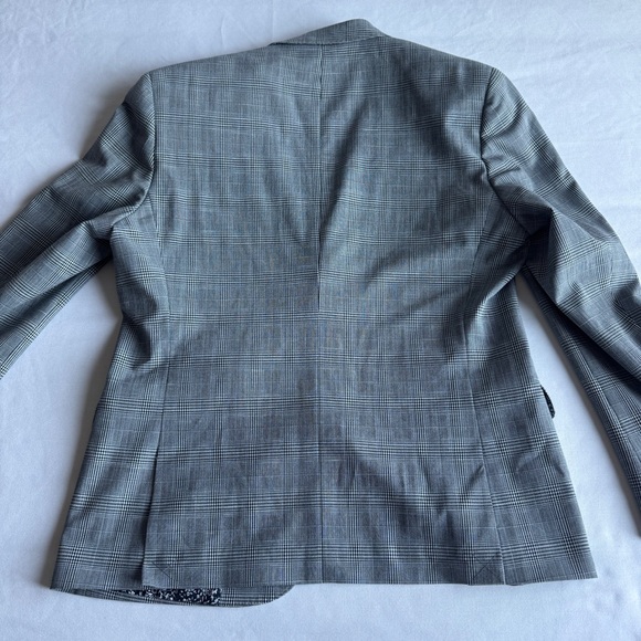 Grey Sondergaard Suit - Picture 4 of 9
